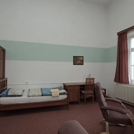 Koleje Zamecek * Lednice